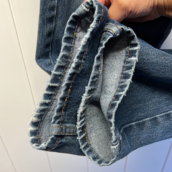 Levi’s 505 Denim Straight Leg Blue Jeans 33 x 32 Fade Lines Whiskering - Picture 6 of 14